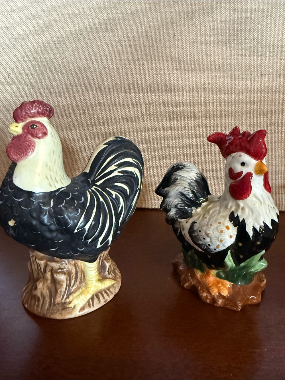Sakura Black & White Rooster Salt and Pepper Set